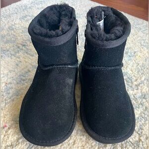 Black winter mini boots for toddler